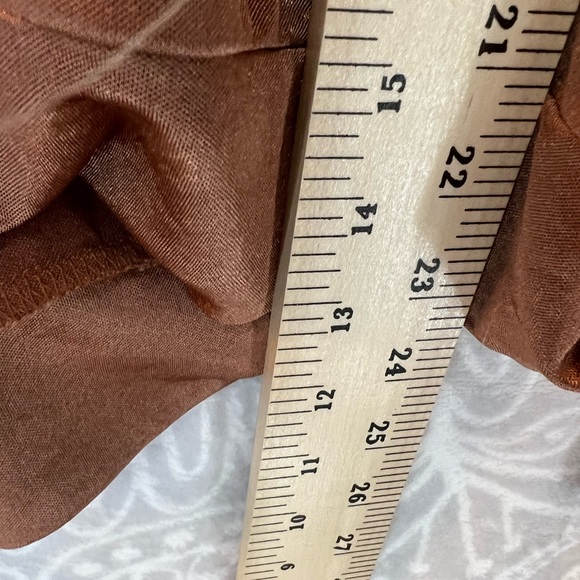 GUC COPPER! 🤩 TOP SWEATSHIRT SO CUTE SHEEN! M SOCIALITE SHIRT CREWNECK MARKS - Picture 4 of 14